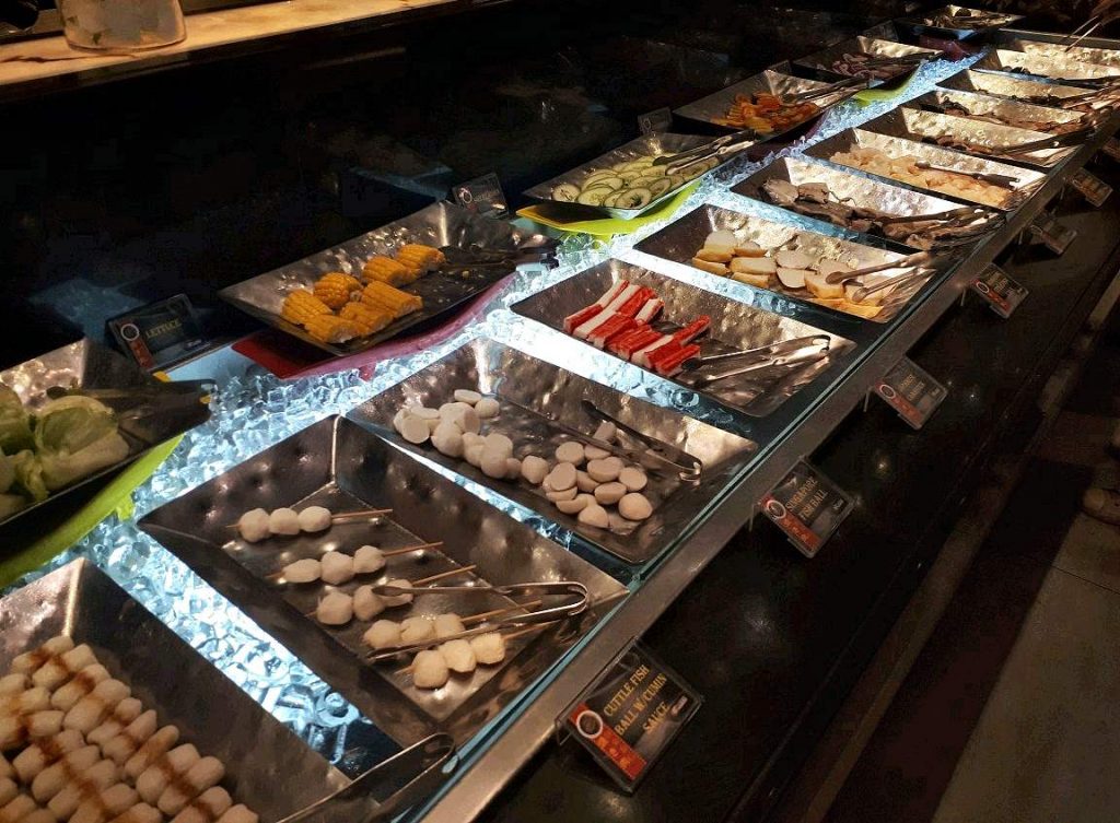 Varieties of seafood to grill in Yakimix