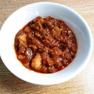 Galayet Bandora beef with tomato sauce and potatoes in a bowl